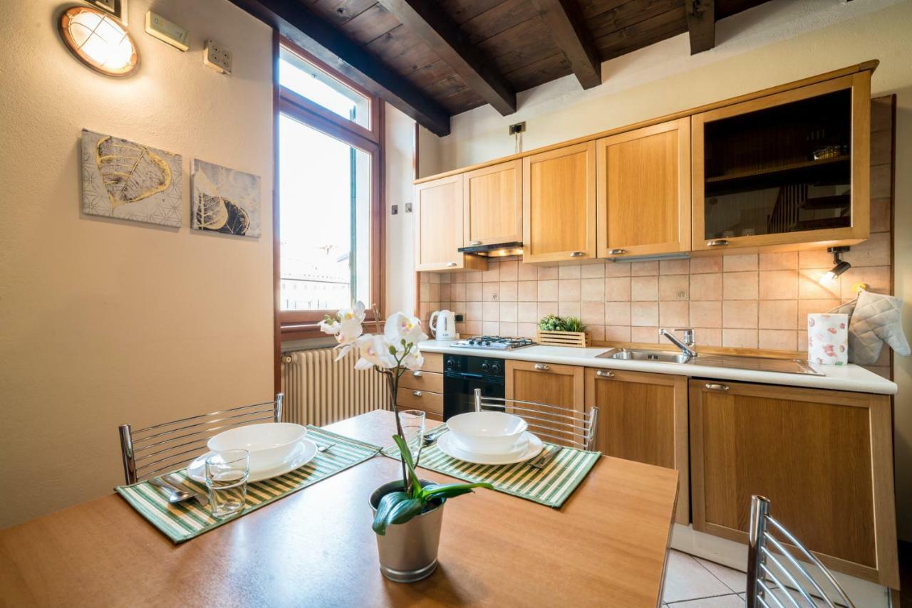 Bright Apartments Desenzano - Monte Grappa Desenzano del Garda Zewnętrze zdjęcie